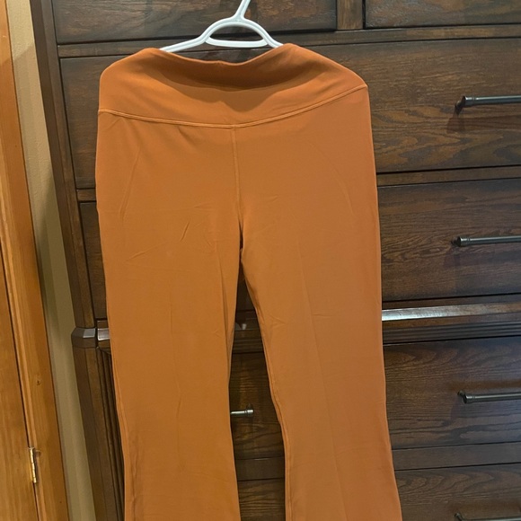 LULULEMON GROOVE NULU SUPER-HIGH-RISE FLARED PANTS PUMPKIN TALL SIZE 14 - Picture 2 of 6